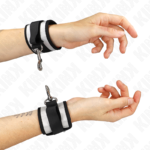 Polsini Bondage in Neoprene Grigio 23X5 Cm - Kink Nero 10.0 Cm